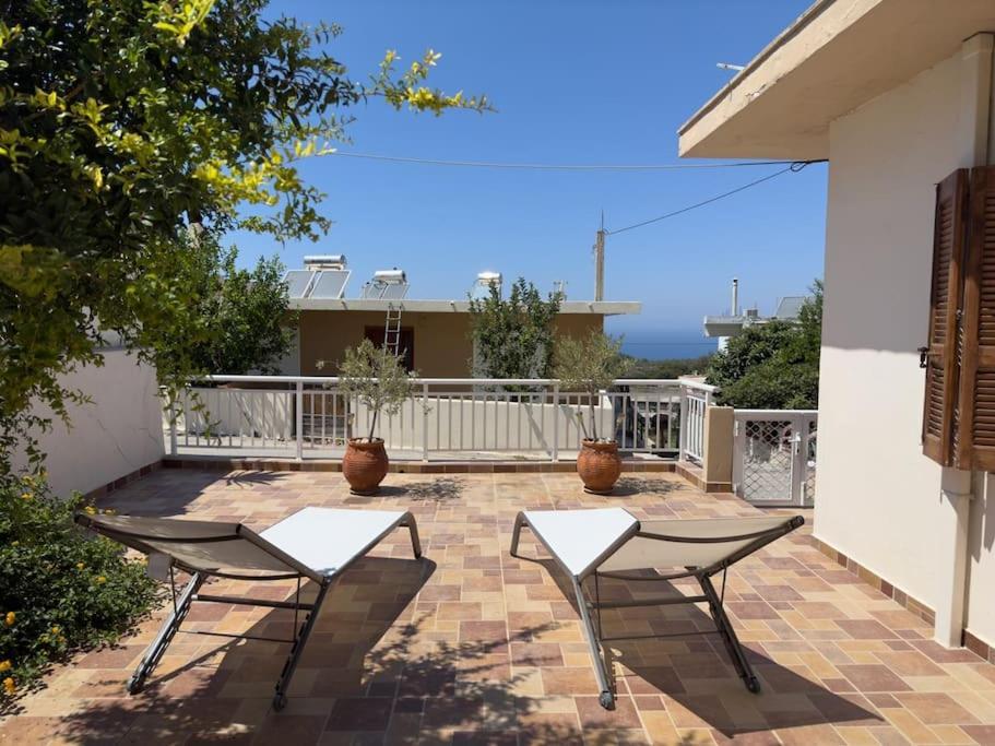 Maison Authentique Avec Grande Terrasse Ferienhaus *