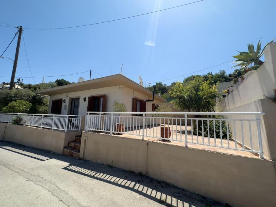 Maison Authentique Avec Grande Terrasse Ferienhaus